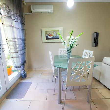 Apartament Ditor Galeria * Tirana